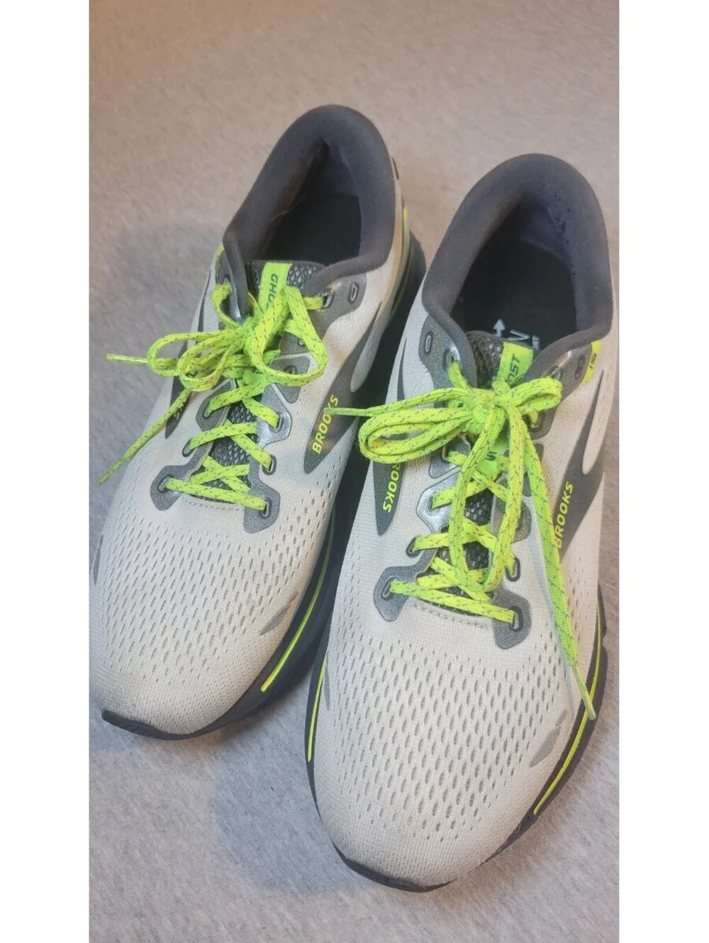 Brooks Men's Running Shoes Size 8.5 US, Gray with Neon Green Laces